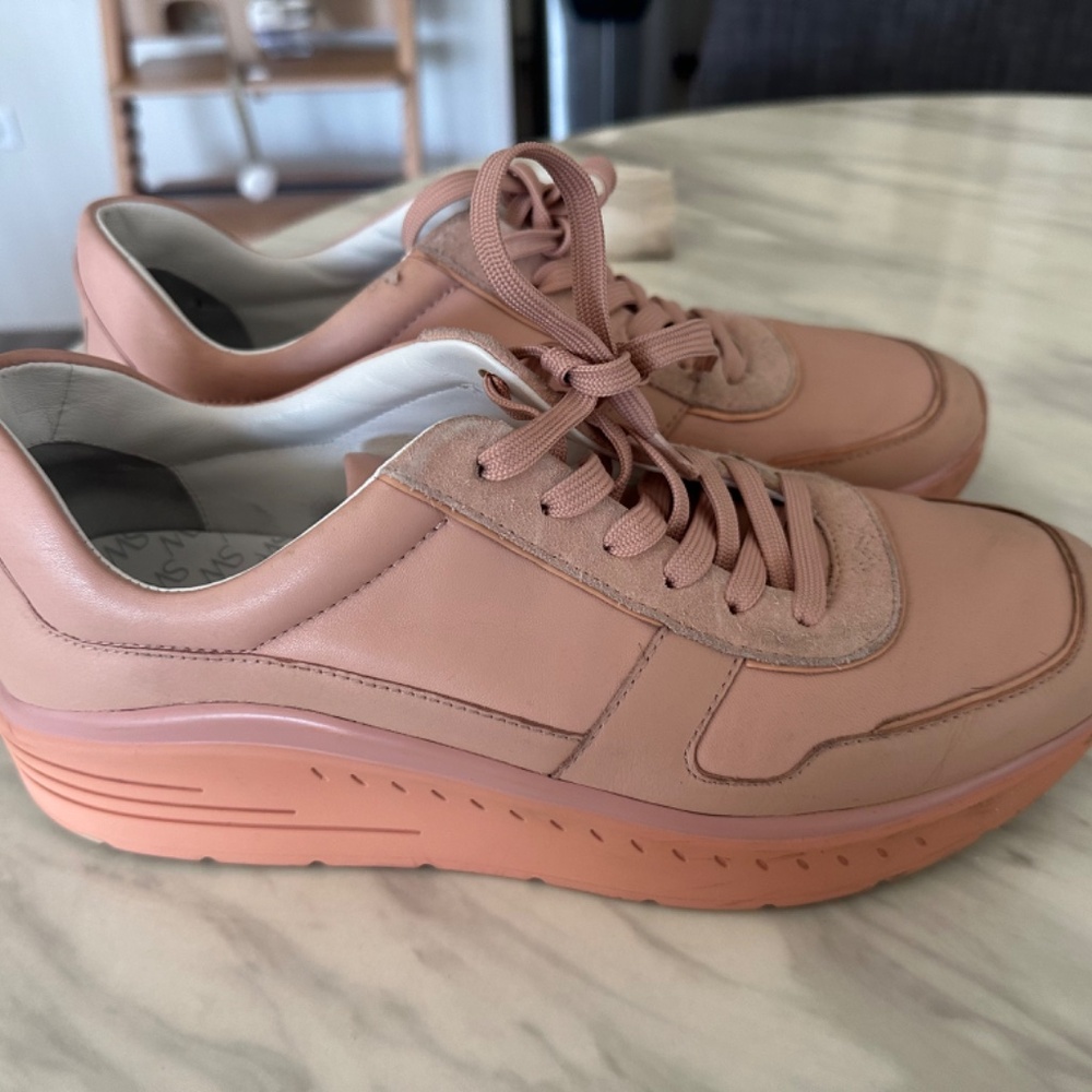Stuart Weitzman Jaqi Leather Sneakers Size 10 - Picture 9 of 13